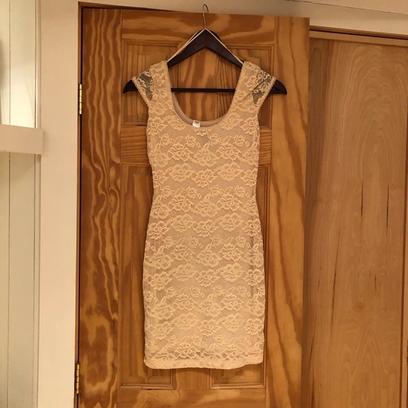 Pale Pink Divided by H&M Dress - Picture 4 of 6